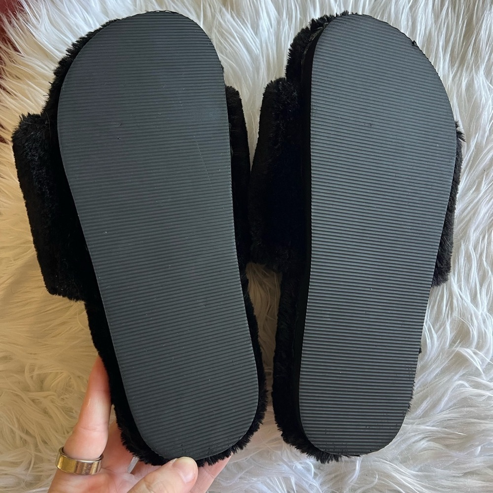 NEW Monki Black Faux Fur Slide Slippers, Plush House Shoes Slides, Size US 9-10 - Picture 3 of 7